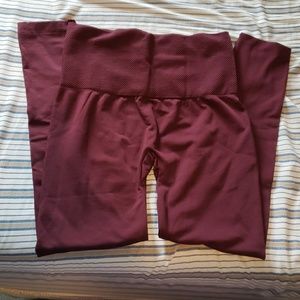 Maroon leggings